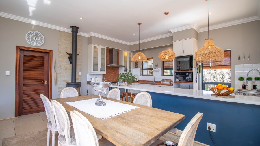 3 Bedroom Property for Sale in The Coves North West